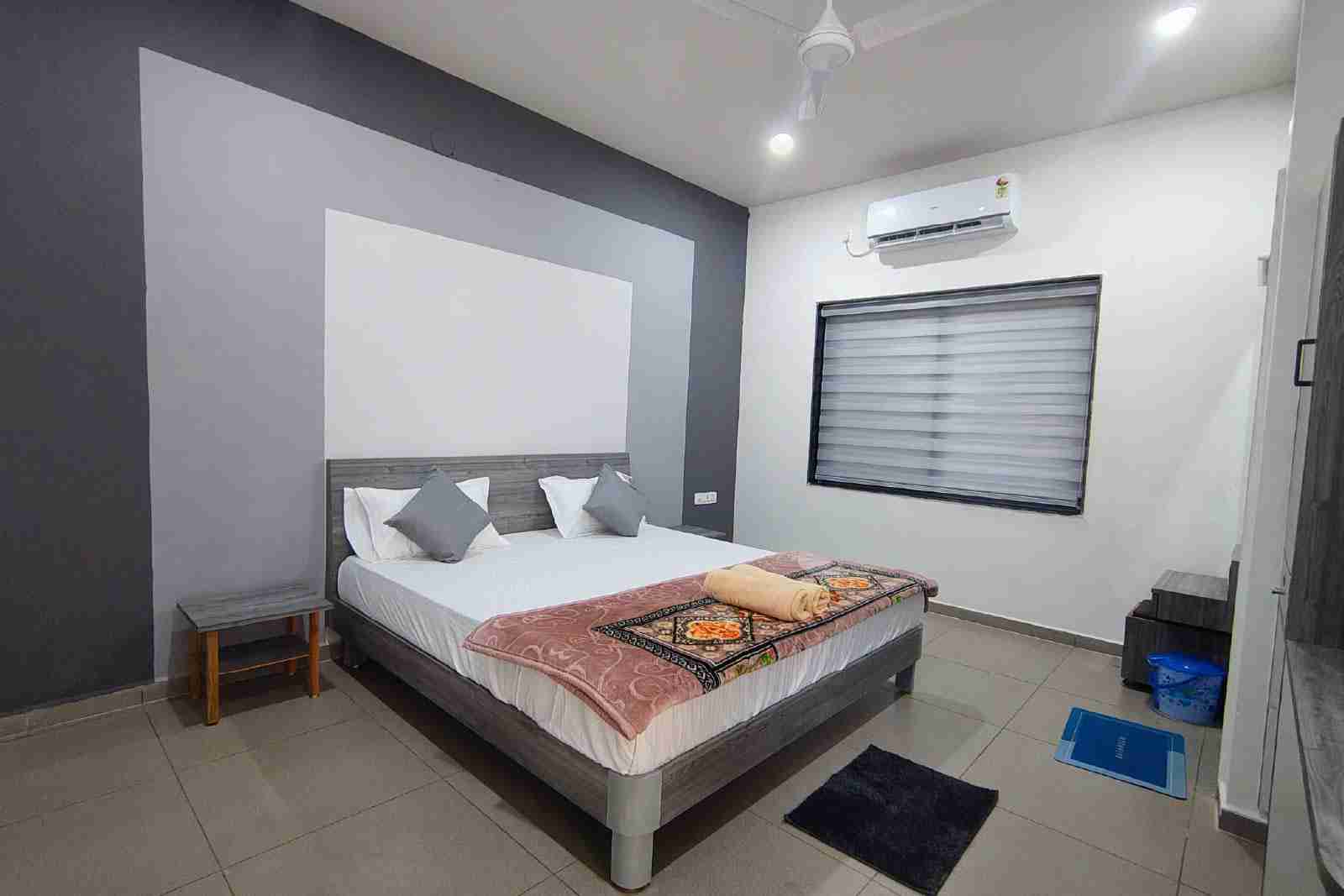 Deluxe AC Room
